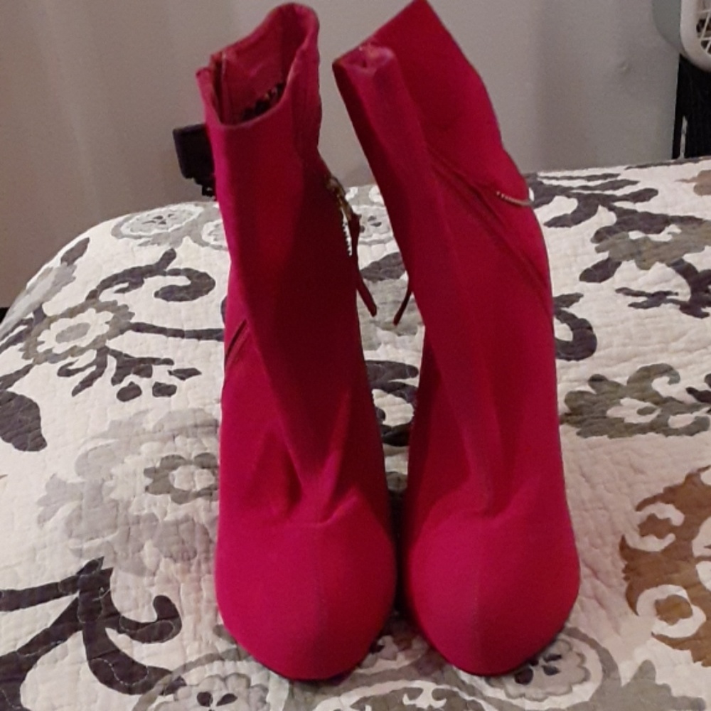 Shoe boots